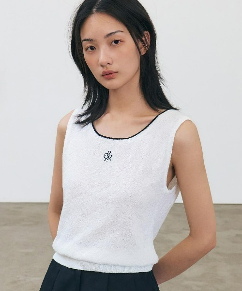 CITYBREEZE(シティブリーズ)の「BUCKLE SYMBOL LOGO SLEEVELESS TOP(Tシャツ/カットソー・レディース・ブラック/クリーム/ネイビー/ピンク/ホワイト・FREE)」の2枚目の写真