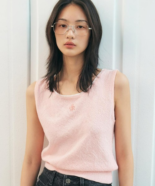 CITYBREEZE(シティブリーズ)の「BUCKLE SYMBOL LOGO SLEEVELESS TOP(Tシャツ/カットソー・レディース・ブラック/クリーム/ネイビー/ピンク/ホワイト・FREE)」の5枚目の写真