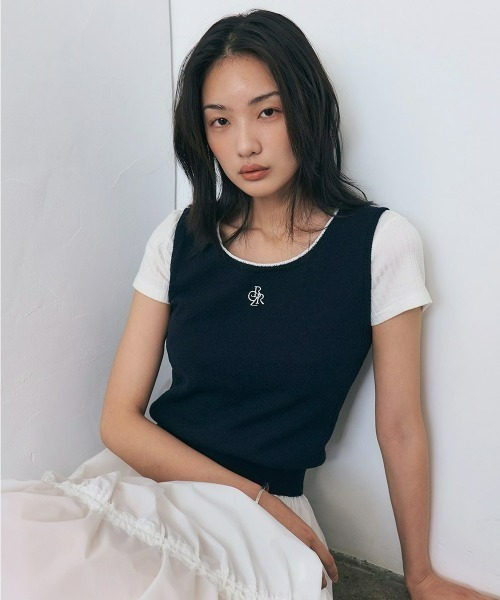 CITYBREEZE(シティブリーズ)の「BUCKLE SYMBOL LOGO SLEEVELESS TOP(Tシャツ/カットソー・レディース・ブラック/クリーム/ネイビー/ピンク/ホワイト・FREE)」の8枚目の写真