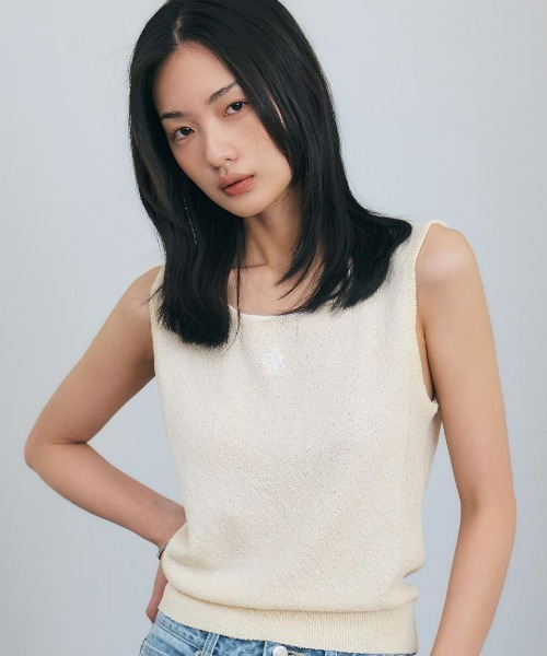 CITYBREEZE(シティブリーズ)の「BUCKLE SYMBOL LOGO SLEEVELESS TOP(Tシャツ/カットソー・レディース・ブラック/クリーム/ネイビー/ピンク/ホワイト・FREE)」の13枚目の写真