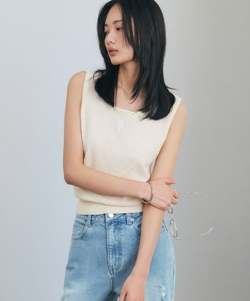 CITYBREEZE(シティブリーズ)の「BUCKLE SYMBOL LOGO SLEEVELESS TOP(Tシャツ/カットソー・レディース・ブラック/クリーム/ネイビー/ピンク/ホワイト・FREE)」の14枚目の写真