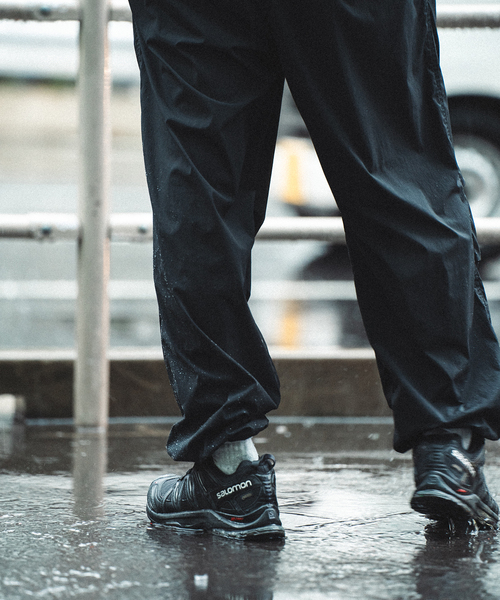 417 EDIFICE（フォーワンセブンエディフィス）の「”ワッシャーナイロン”イージーワイドパンツ（その他パンツ・メンズ・ブラック・MEDIUM/LARGE）」の8枚目の写真