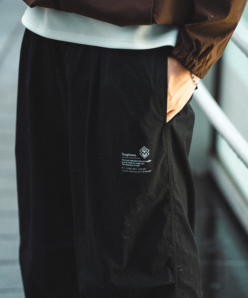 417 EDIFICE（フォーワンセブンエディフィス）の「”ワッシャーナイロン”イージーワイドパンツ（その他パンツ・メンズ・ブラック・MEDIUM/LARGE）」の13枚目の写真