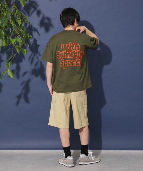 GLAZOS(グラソス)の「【大人向けサイズあり】【防虫加工】バックメッセージロゴ発泡プリント半袖Tシャツ(Tシャツ/カットソー・キッズ・ホワイト/ベージュ/ブラック/カーキ・170cm/160cm/150cm/140cm)」の6枚目の写真