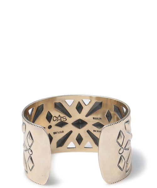 CODY SANDERSON（コディサンダーソン）の「CODY SANDERSON(コディサンダーソン) Butterfly Cuff（バングル/リストバンド・メンズ・シルバー・L）」の3枚目の写真