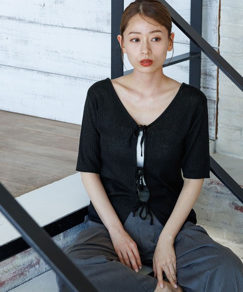 LAKOLE（ラコレ）の「2WAYラメリボンカーディガン / 129025（カーディガン/ボレロ・レディース・シルバー/アイボリー/ブラック/グリーン・SMALL/MEDIUM）」の3枚目の写真