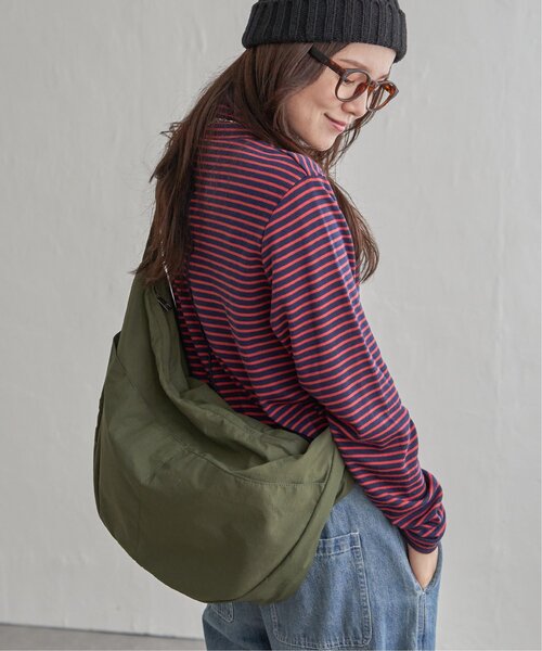 LBC（エルビーシー）の「ハーフムーンビッグショルダーバッグ（ショルダーバッグ・レディース・ブルー系その他/ブラック/オフホワイト/カーキ/チャコール・FREE）」の17枚目の写真