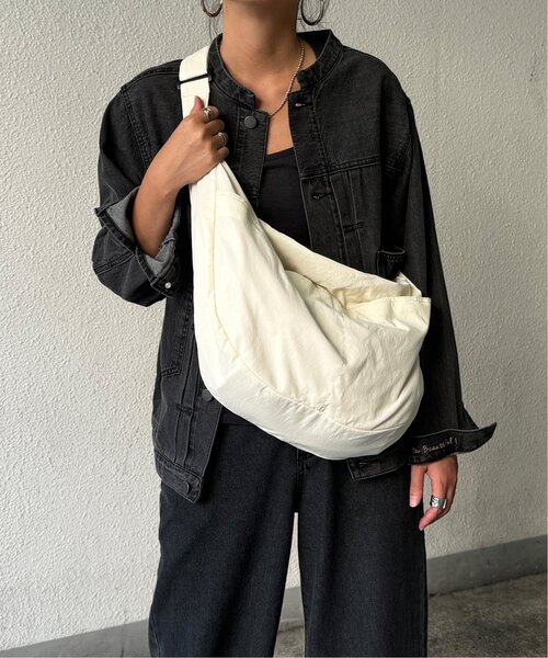 LBC（エルビーシー）の「ハーフムーンビッグショルダーバッグ（ショルダーバッグ・レディース・ブルー系その他/ブラック/オフホワイト/カーキ/チャコール・FREE）」の19枚目の写真