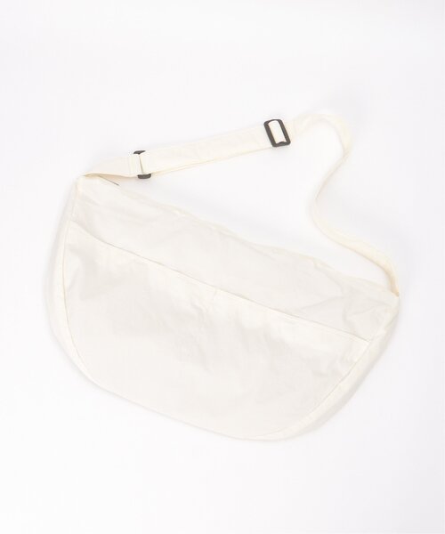 LBC（エルビーシー）の「ハーフムーンビッグショルダーバッグ（ショルダーバッグ・レディース・ブルー系その他/ブラック/オフホワイト/カーキ/チャコール・FREE）」の7枚目の写真