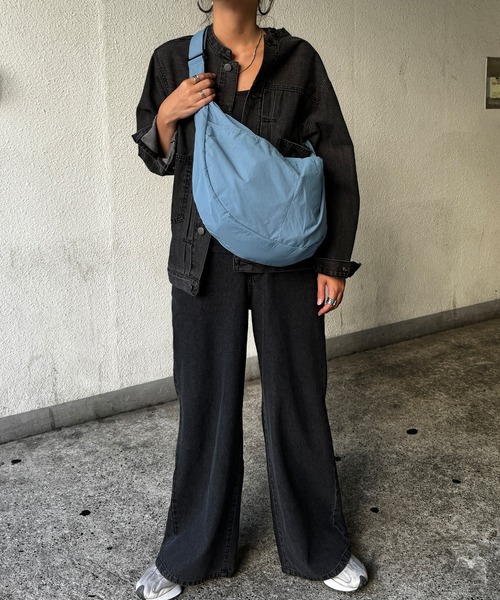 LBC（エルビーシー）の「ハーフムーンビッグショルダーバッグ（ショルダーバッグ・レディース・ブルー系その他/ブラック/オフホワイト/カーキ/チャコール・FREE）」の9枚目の写真