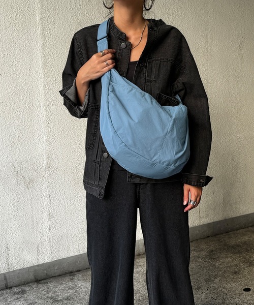 LBC（エルビーシー）の「ハーフムーンビッグショルダーバッグ（ショルダーバッグ・レディース・ブルー系その他/ブラック/オフホワイト/カーキ/チャコール・FREE）」の14枚目の写真