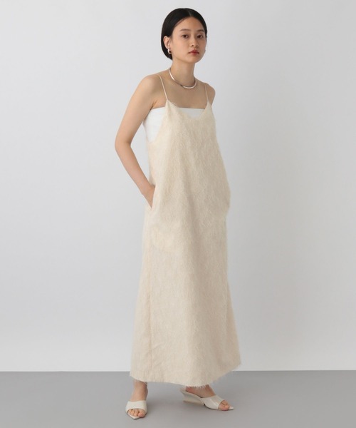 A part by（アパートバイ）の「ラメフェザーキャミワンピース（ワンピース・レディース・ブラック/アイボリー・FREE）」の2枚目の写真