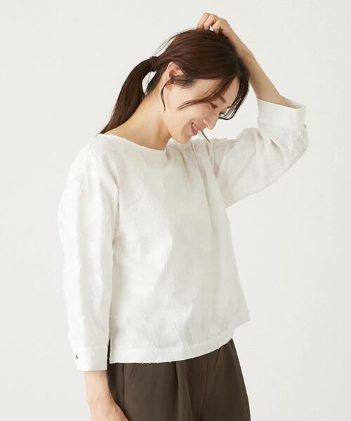 【セール】【華やかさをプラスするフラワーモチーフのカットジャガードブラウス】（シャツ/ブラウス）｜MELROSE claire（メルローズ クレール）