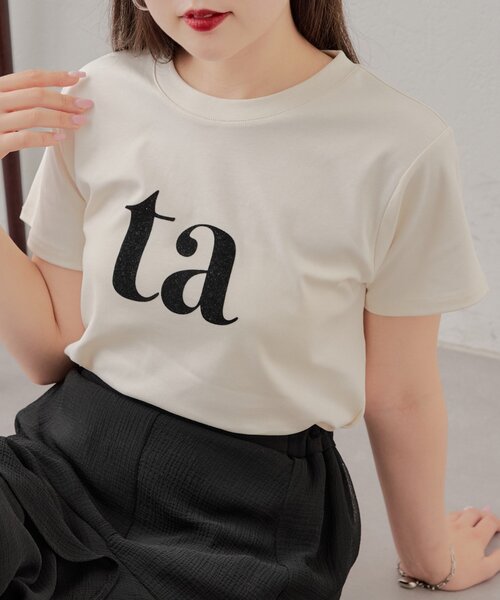 Chico(チコ)の「半袖ロゴT(Tシャツ/カットソー・レディース・ブルー/グレイッシュベージュ/アイボリー/ブラック・FREE)」の5枚目の写真