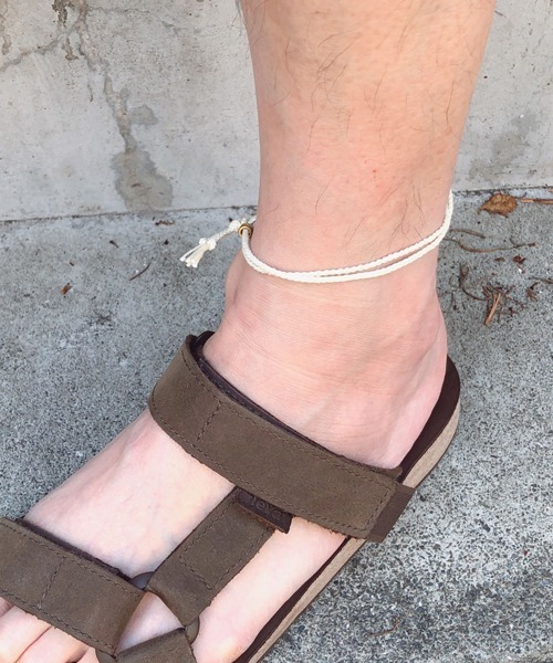 Esperanto（エスペラント）の「esperanto (エスペラント) / コード アンクレット（アンクレット・メンズ・サックスブルー/イエロー/その他1/その他2/その他3/ブラウン/オフホワイト/ブルー/グリーン/レッド/ブラック/シルバー/ゴールド/ネイビー/ダークグリーン系・ONE SIZE）」の2枚目の写真