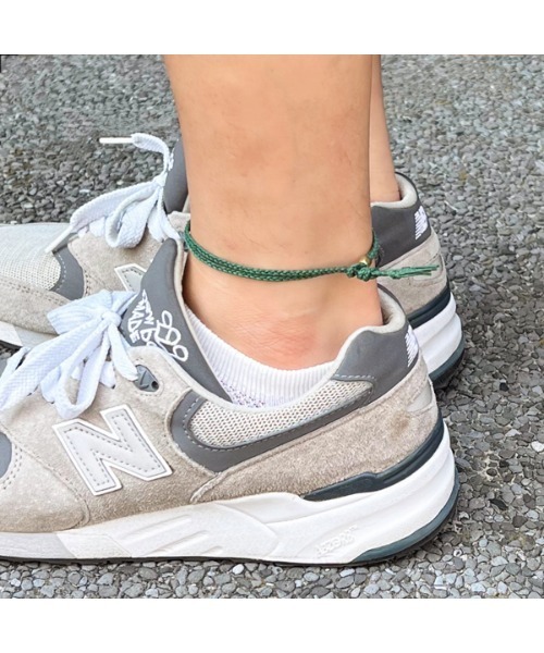 Esperanto（エスペラント）の「esperanto (エスペラント) / コード アンクレット（アンクレット・メンズ・サックスブルー/イエロー/その他1/その他2/その他3/ブラウン/オフホワイト/ブルー/グリーン/レッド/ブラック/シルバー/ゴールド/ネイビー/ダークグリーン系・ONE SIZE）」の5枚目の写真