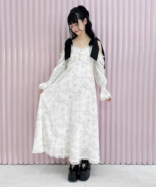 ROJITA(ロジータ)の「肩リボン花柄ロングワンピース(ワンピース・レディース・アイボリー/パープル/ブラック・FREE)」の9枚目の写真