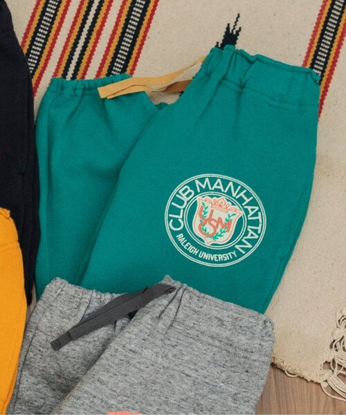 BREEZE（ブリーズ）の「【リンク・セットアップ可】カレッジバリエーションボトム（スウェットパンツ・キッズ・エメラルド/アイボリー/グレー/ローズ/ネイビー/イエロー・80/90/100/110/120/130/140/150/160）」の4枚目の写真