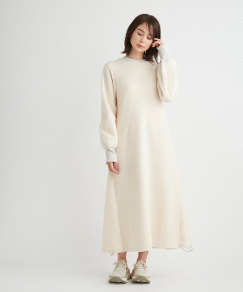 emmi（エミ）の「LENZING(TM) ECOVERO(TM)フリースワンピース（ワンピース・レディース・ネイビー/キャメル/オフホワイト・1/0）」の5枚目の写真