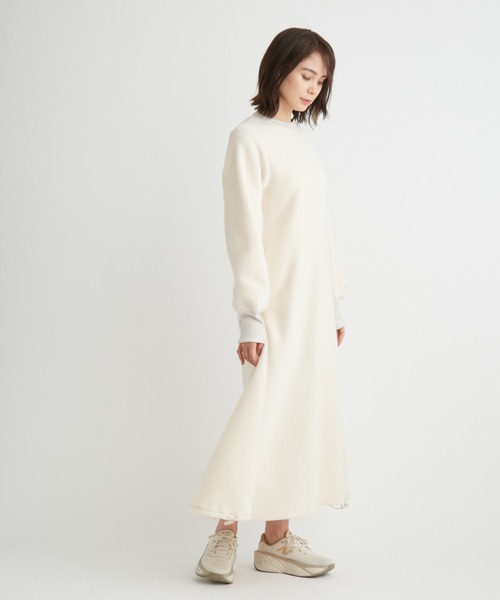 emmi（エミ）の「LENZING(TM) ECOVERO(TM)フリースワンピース（ワンピース・レディース・ネイビー/キャメル/オフホワイト・1/0）」の6枚目の写真