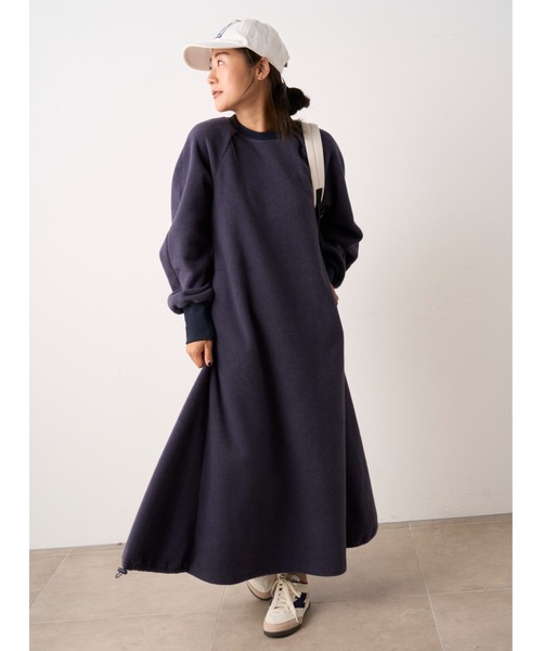 emmi（エミ）の「LENZING(TM) ECOVERO(TM)フリースワンピース（ワンピース・レディース・ネイビー/キャメル/オフホワイト・1/0）」の14枚目の写真