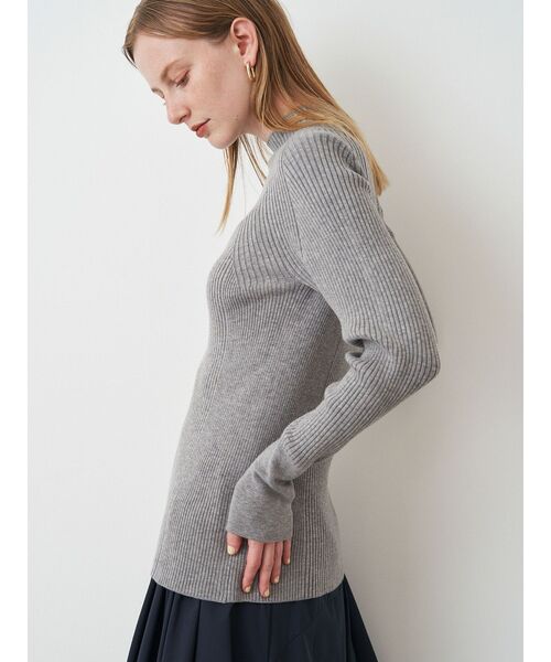 ELENDEEK(エレンディーク)の「ハイネックワイドリブニット(ニット/セーター・レディース・ライトグレー/レッド/ライトグリーン/オフホワイト/ブラック・FREE)」の4枚目の写真