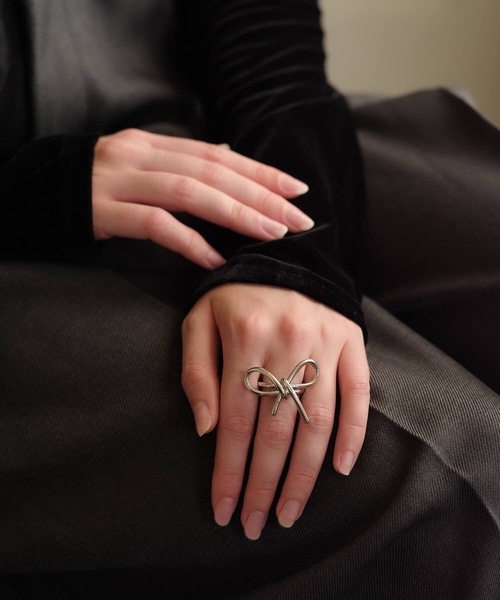 ANOH（アノー）の「リボンリング（リング・レディース・シルバー/ゴールド・FREE）」の9枚目の写真