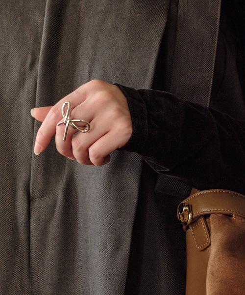 ANOH（アノー）の「リボンリング（リング・レディース・シルバー/ゴールド・FREE）」の15枚目の写真