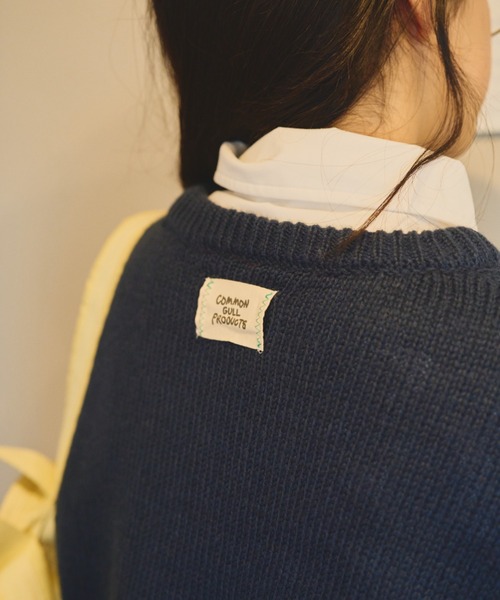 common gull products.(コモンガルプロダクツ)の「曖昧な季節へ送る余白のニット(ニット/セーター・レディース・ベージュ系/ネイビー/スミクロ/ブラウン系/レッド系/杢グレー・MEDIUM/LARGE)」の15枚目の写真