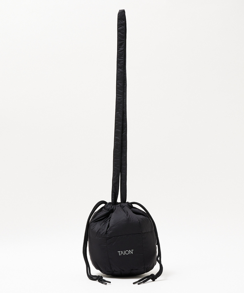 abahouse mavie（アバハウスマヴィ）の「【TAION】ドローストリングダウンバッグ（ショルダーバッグ・レディース・ダークネイビー/ブラック・フリー）」の12枚目の写真