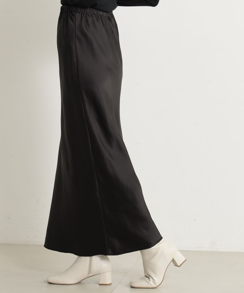 FOUND GOOD（ファウンドグッド）の「STRサテンフレアSK（スカート・レディース・アイボリー/ブラック/ブルー系2・L/M/S）」の5枚目の写真