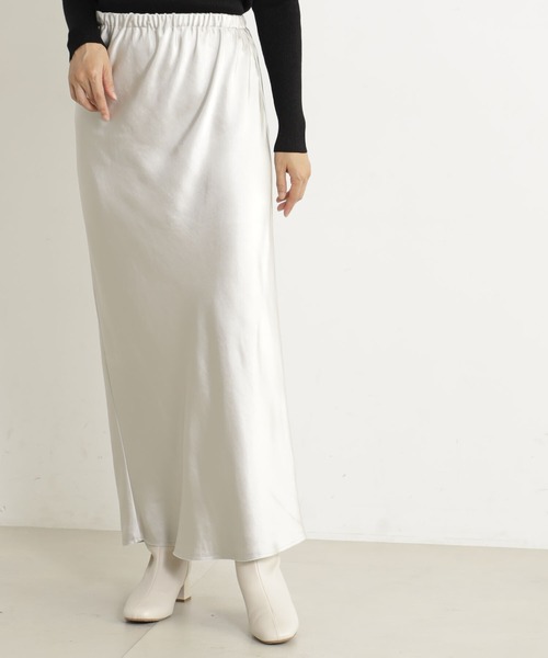 FOUND GOOD（ファウンドグッド）の「STRサテンフレアSK（スカート・レディース・アイボリー/ブラック/ブルー系2・L/M/S）」の8枚目の写真