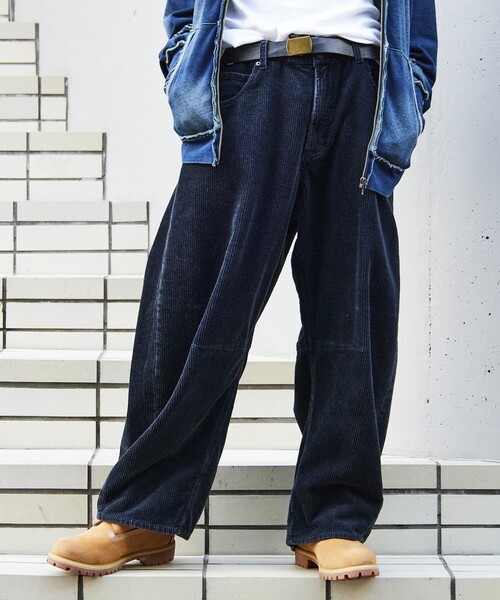 FREAK'S STORE(フリークスストア)の「ワイドシルエット ブリーチ加工 カーブ コーデュロイパンツ(その他パンツ・メンズ・ブラック/ネイビー/ブラウン/オリーブ・LARGE/MEDIUM)」の9枚目の写真