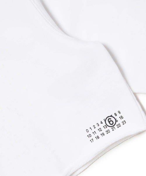 MM6 Maison Margiela（ｴﾑｴﾑｼｯｸｽ ﾒｿﾞﾝ ﾏﾙｼﾞｪﾗ）の「MM6 Maison Margiela(エムエムシックス メゾン マルジェラ)Kids & Junior ワンポイントブランドロゴ五分丈Tシャツカットソー（スウェット・キッズ・ブラック/ホワイト・14Y/16Y/12Y）」の14枚目の写真