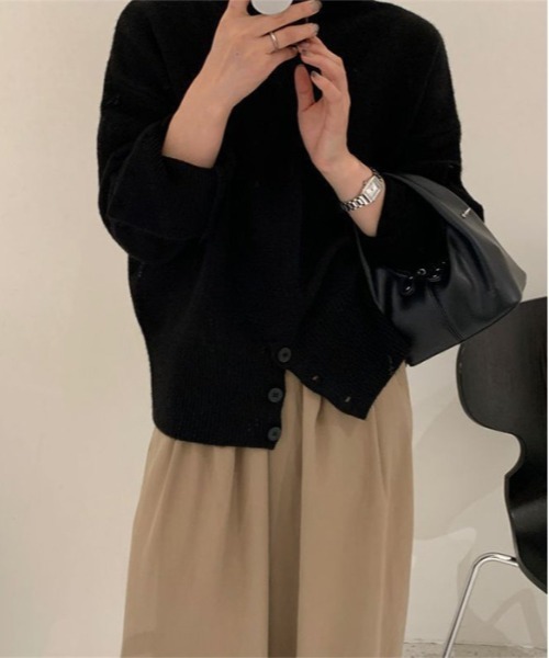 by LEGNA(バイレグナ)の「こなれカジュアルを演出。くしゅっとタートルボタンニット(ニット/セーター・レディース・モカ/ホワイト/ブラック/グレー/ダークブラウン・FREE)」の8枚目の写真