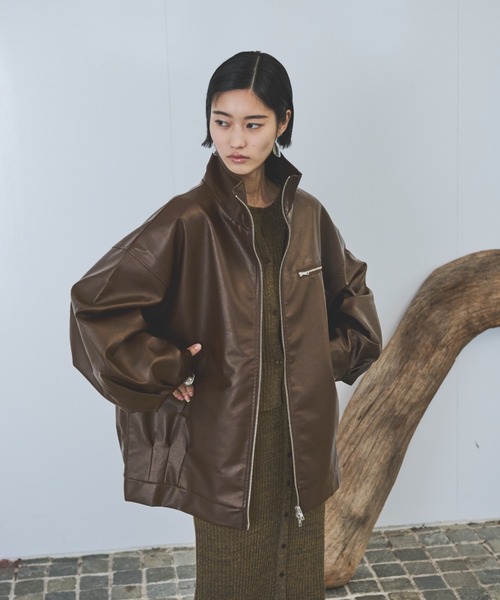 AIC.（エーアイシー）の「レザータッチスタンドカラーブルゾン（ブルゾン・レディース・ブラック/ブラウン・FREE）」の21枚目の写真