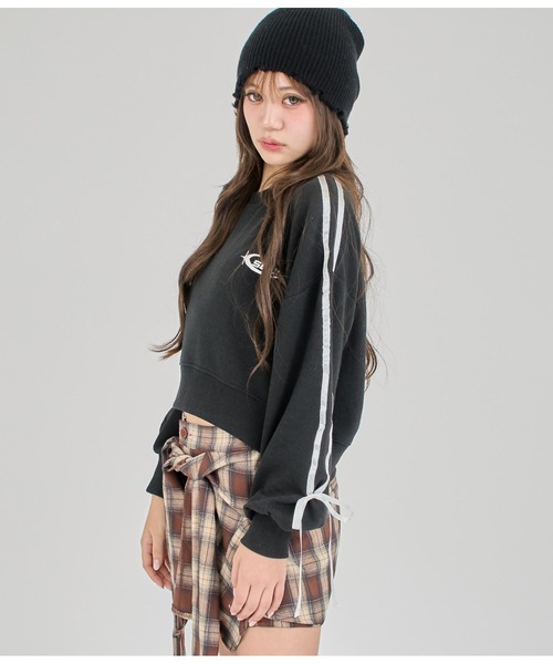 ANAP GｉRL（アナップガール）の「【ティーンズライン】袖ライン リボン オーバースウェット（M、Lサ（スウェット・キッズ・ブラック/ネイビー/オフホワイト・M/L）」の13枚目の写真