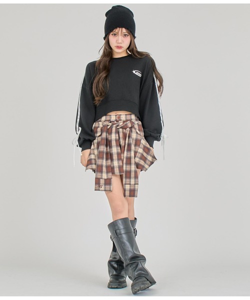 ANAP GｉRL（アナップガール）の「【ティーンズライン】袖ライン リボン オーバースウェット（M、Lサ（スウェット・キッズ・ブラック/ネイビー/オフホワイト・M/L）」の16枚目の写真