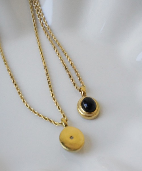 Port（ポート）の「【 Port / ポート 】 ゴールド ポイント ストーン ネックレス_（ネックレス・レディース・ブラック/ホワイト・FREE）」の4枚目の写真