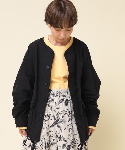 RNA-N（アールエヌエーエヌ）の「J2138 ノーカラーミリタリージャケット（ミリタリージャケット・レディース・ブラック/オリーブ/ナチュラル・FREE）」の4枚目の写真