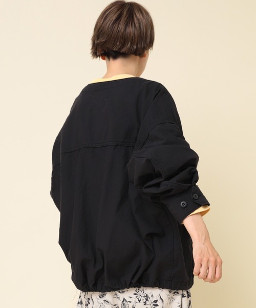 RNA-N（アールエヌエーエヌ）の「J2138 ノーカラーミリタリージャケット（ミリタリージャケット・レディース・ブラック/オリーブ/ナチュラル・FREE）」の6枚目の写真