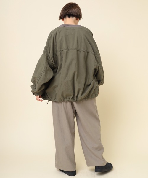 RNA-N（アールエヌエーエヌ）の「J2138 ノーカラーミリタリージャケット（ミリタリージャケット・レディース・ブラック/オリーブ/ナチュラル・FREE）」の18枚目の写真