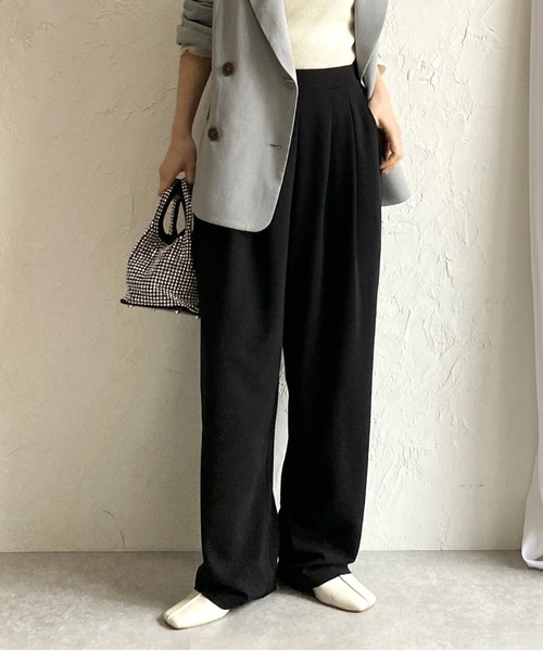 She's Closet(シーズクローゼット)の「ハイウエストタックセミワイドテーパードパンツ/イージーパンツ(その他パンツ・レディース・ライトグレー/ブラック/ベージュ/グレイッシュブルー・M/L)」の2枚目の写真