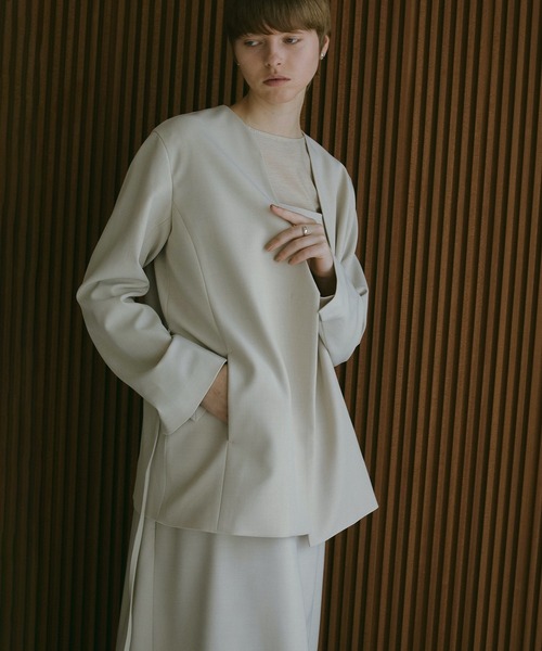 MANOF（マノフ）の「COLLARLESS JACKET（その他アウター・レディース・ベージュ/ブラック・S/M）」の4枚目の写真