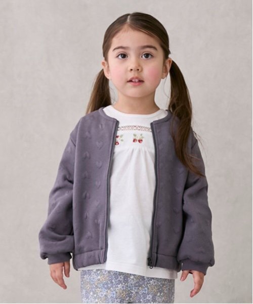 petit main（プティマイン）の「【リンク/花粉防止】ハートzip羽織り(キッズサイズ)（ノーカラージャケット・キッズ・ライトピンク/イエロー/オフホワイト/グレー・100cm/110cm/90cm/80ｃｍ/130cm/120cm）」の5枚目の写真