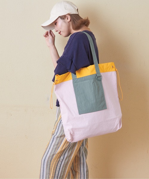 CUBE SUGAR（キューブシュガー）の「ナイロン配色トートバッグ（トートバッグ・レディース・ベージュ/ピンク/グリーン・M）」の6枚目の写真