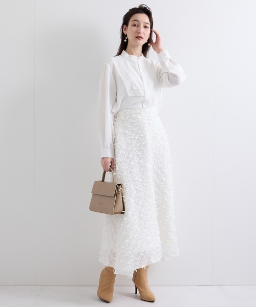 QUEENS COURT(クイーンズコート)の「ジョーゼットフロントヨークシャツブラウス≪手洗い可能≫(シャツ/ブラウス・レディース・ブラック/ネイビー/オフホワイト/ブルー・M)」の16枚目の写真