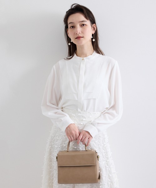 QUEENS COURT(クイーンズコート)の「ジョーゼットフロントヨークシャツブラウス≪手洗い可能≫(シャツ/ブラウス・レディース・ブラック/ネイビー/オフホワイト/ブルー・M)」の14枚目の写真
