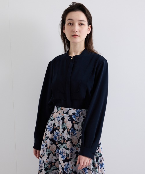 QUEENS COURT(クイーンズコート)の「ジョーゼットフロントヨークシャツブラウス≪手洗い可能≫(シャツ/ブラウス・レディース・ブラック/ネイビー/オフホワイト/ブルー・M)」の20枚目の写真