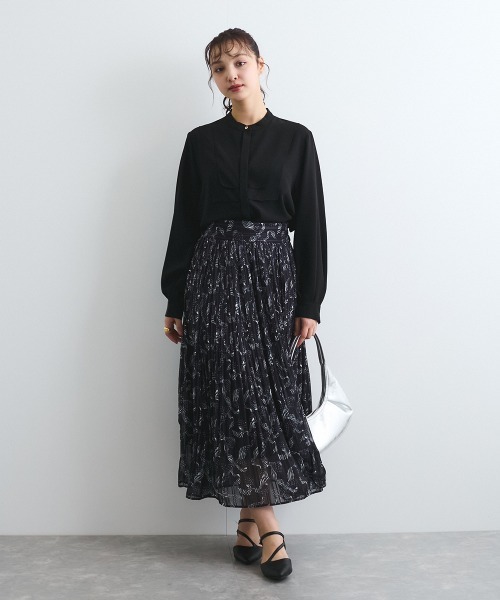 QUEENS COURT(クイーンズコート)の「ジョーゼットフロントヨークシャツブラウス≪手洗い可能≫(シャツ/ブラウス・レディース・ブラック/ネイビー/オフホワイト/ブルー・M)」の11枚目の写真
